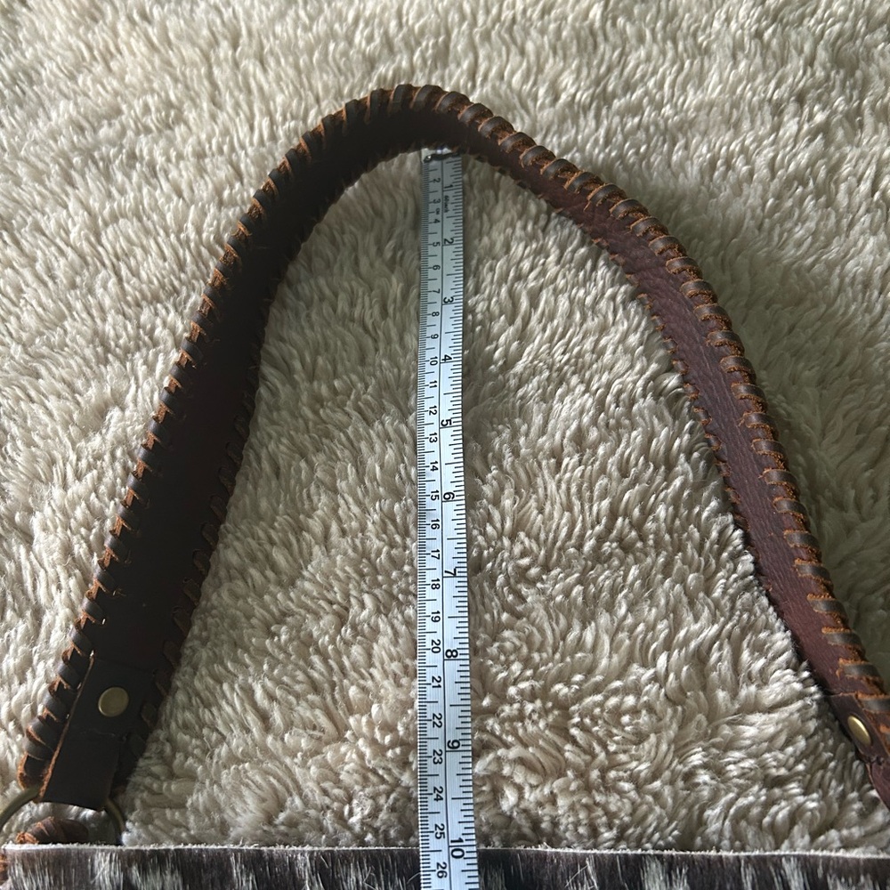 Source Unknown Brown and White Cowhide Shoulder Bag - Picture 8 of 8